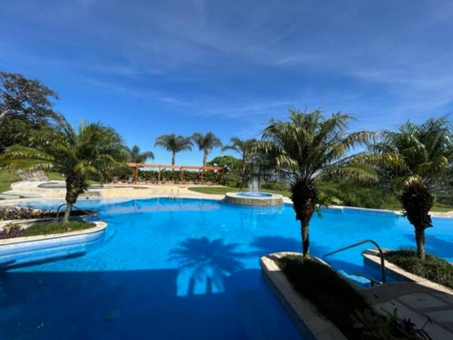 Cr Mariposa Rentals Lakeview Penthouse With Office Space, Pool, Gym, Tennis Santa Ana  Bagian luar foto