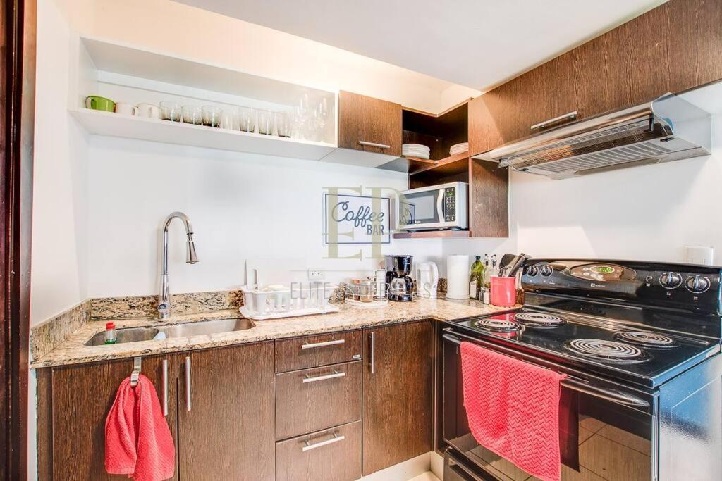 Cr Mariposa Rentals Lakeview Penthouse With Office Space, Pool, Gym, Tennis Santa Ana  Bagian luar foto