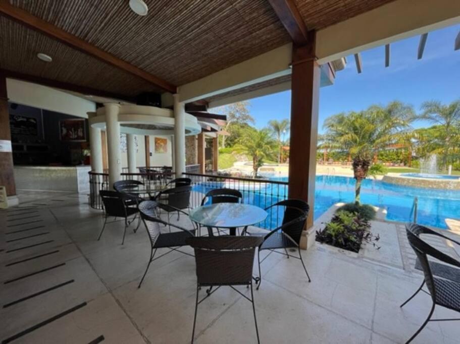 Cr Mariposa Rentals Lakeview Penthouse With Office Space, Pool, Gym, Tennis Santa Ana  Bagian luar foto