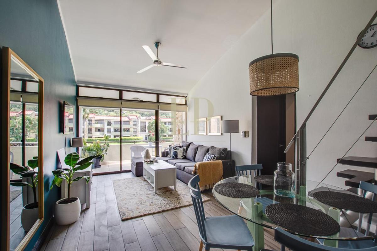 Cr Mariposa Rentals Lakeview Penthouse With Office Space, Pool, Gym, Tennis Santa Ana  Bagian luar foto